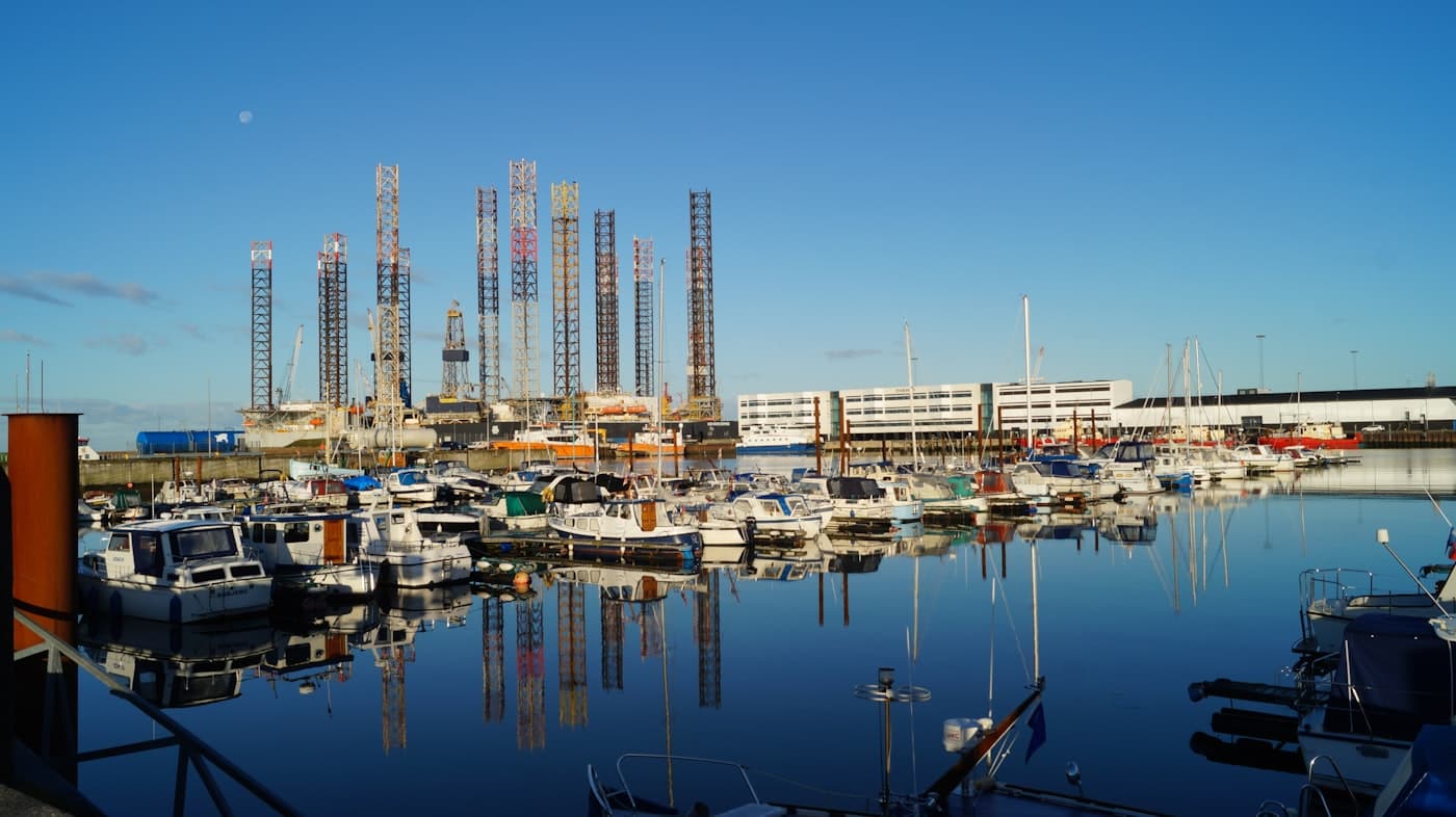 Esbjerg Havn med offshore-rigge